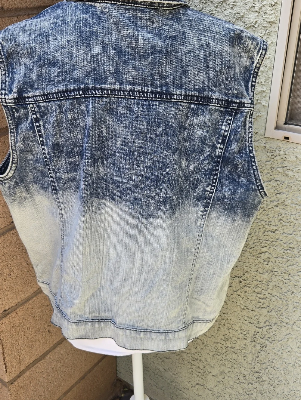 Diamonds & Threads Acid Wash Sleeveless Denim Vest - Blue